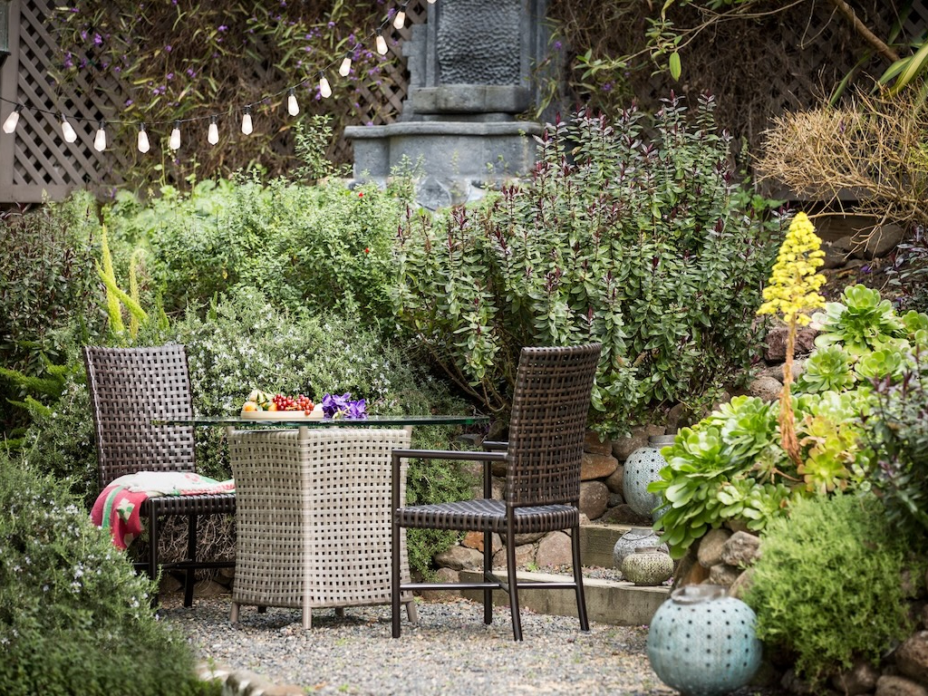 Baker McGuire Gartenmöbel - diese Gartenmöbel von Baker McGuire sind erhältlich bei Decoris Interior Design in Zürich mit Showroom am Bleicherweg - Innenarchitektur Zürich und Inneneinrichtung Zürich – Ihre Experten für Innenarchitektur, Planung, Bauleitung, Ausführung, Gestaltung