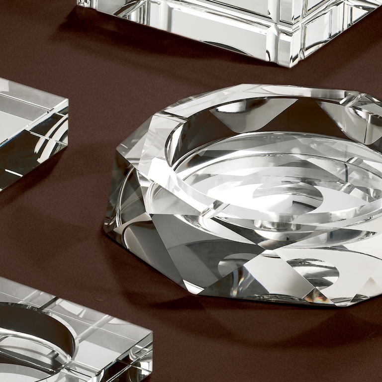 Eichholtz – Accessoires – Diese Accessoires von Eichholtz sind erhältlich bei Decoris Interior Design in Zürich mit Showroom am Bleicherweg – Innenarchitektur Zürich und Inneneinrichtung Zürich – Ihre Experten für Innenarchitektur, Planung, Bauleitung, Ausführung, Gestaltung