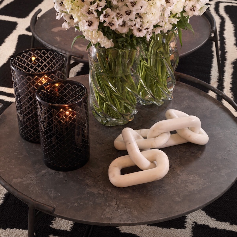 Eichholtz – Accessoires – Diese Accessoires von Eichholtz sind erhältlich bei Decoris Interior Design in Zürich mit Showroom am Bleicherweg – Innenarchitektur Zürich und Inneneinrichtung Zürich – Ihre Experten für Innenarchitektur, Planung, Bauleitung, Ausführung, Gestaltung