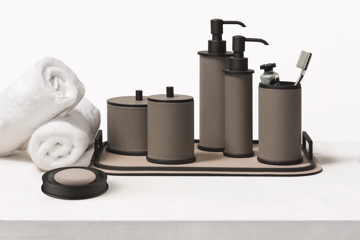 Giobagnara Leder Leather – Accessoires – Diese Accessoires von Giobagnara Leder Leather sind erhältlich bei Decoris Interior Design in Zürich mit Showroom am Bleicherweg – Innenarchitektur Zürich und Inneneinrichtung Zürich – Ihre Experten für Innenarchitektur, Planung, Bauleitung, Ausführung, Gestaltung