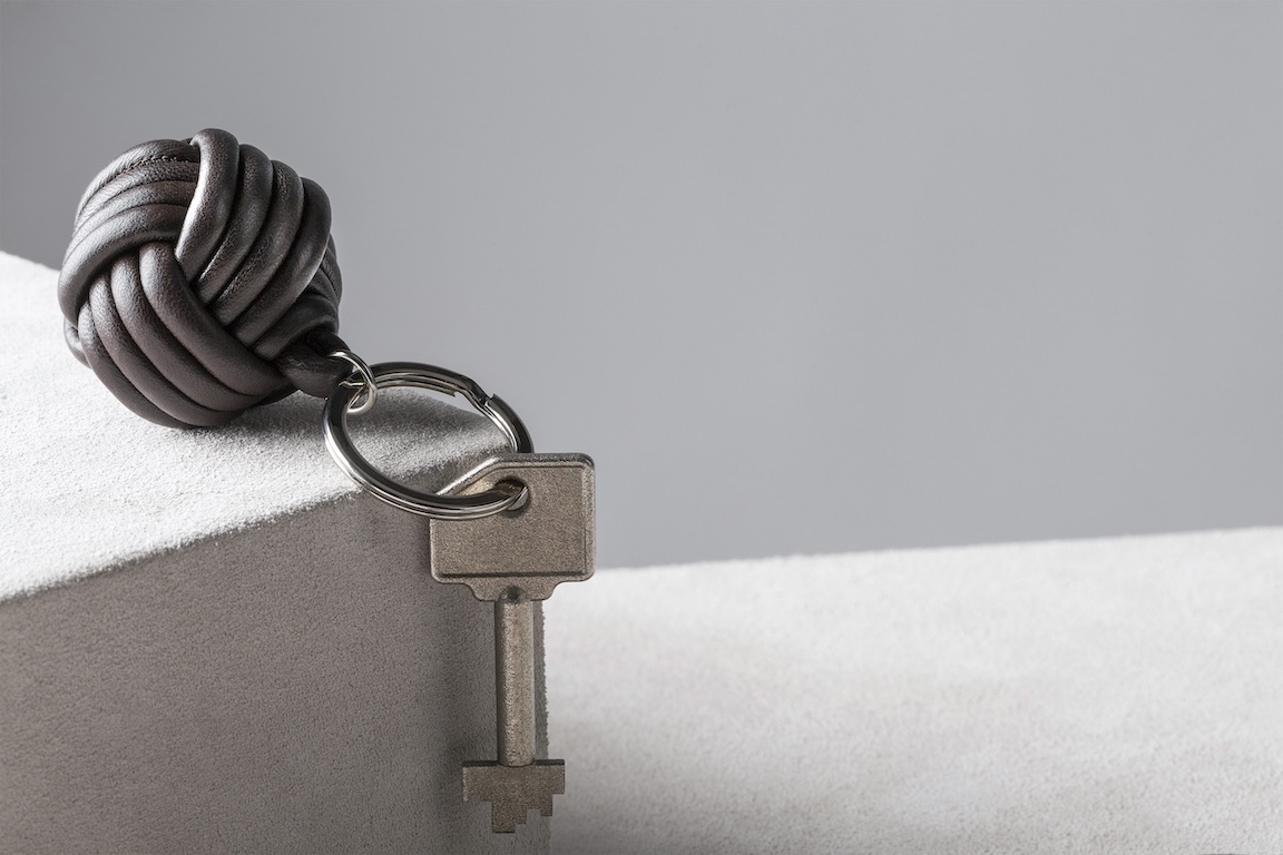 Giobagnara Leder Leather – Accessoires – Diese Accessoires von Giobagnara Leder Leather sind erhältlich bei Decoris Interior Design in Zürich mit Showroom am Bleicherweg – Innenarchitektur Zürich und Inneneinrichtung Zürich – Ihre Experten für Innenarchitektur, Planung, Bauleitung, Ausführung, Gestaltung