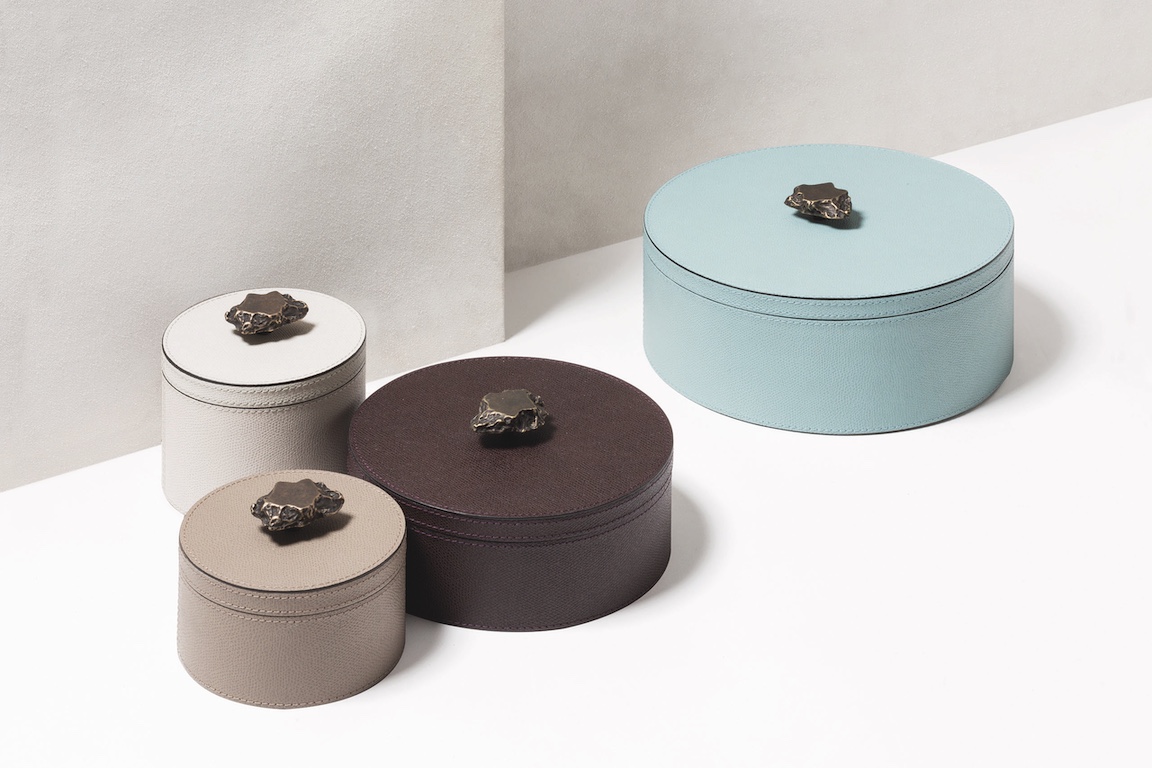 Giobagnara Leder Leather – Accessoires – Diese Accessoires von Giobagnara Leder Leather sind erhältlich bei Decoris Interior Design in Zürich mit Showroom am Bleicherweg – Innenarchitektur Zürich und Inneneinrichtung Zürich – Ihre Experten für Innenarchitektur, Planung, Bauleitung, Ausführung, Gestaltung