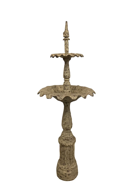 Gusseisenbrunnen und Gartendekor – diese Gusseisen-Brunnen und Gartendekore sind erhältlich bei Decoris Interior Design in Zürich mit Showroom am Bleicherweg - Innenarchitektur Zürich und Inneneinrichtung Zürich – Ihre Experten für Innenarchitektur, Planung, Bauleitung, Ausführung, Gestaltung