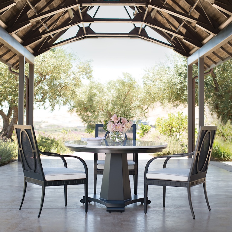 Janus et Cie Gartenmöbel - diese Gartenmöbel von Janus et Cie sind erhältlich bei Decoris Interior Design in Zürich mit Showroom am Bleicherweg - Innenarchitektur Zürich und Inneneinrichtung Zürich – Ihre Experten für Innenarchitektur, Planung, Bauleitung, Ausführung, Gestaltung