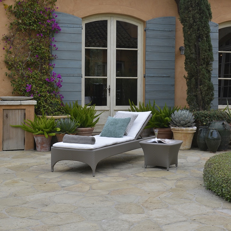 Janus et Cie Gartenmöbel - diese Gartenmöbel von Janus et Cie sind erhältlich bei Decoris Interior Design in Zürich mit Showroom am Bleicherweg - Innenarchitektur Zürich und Inneneinrichtung Zürich – Ihre Experten für Innenarchitektur, Planung, Bauleitung, Ausführung, Gestaltung