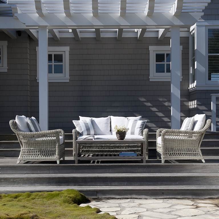 Janus et Cie Gartenmöbel - diese Gartenmöbel von Janus et Cie sind erhältlich bei Decoris Interior Design in Zürich mit Showroom am Bleicherweg - Innenarchitektur Zürich und Inneneinrichtung Zürich – Ihre Experten für Innenarchitektur, Planung, Bauleitung, Ausführung, Gestaltung