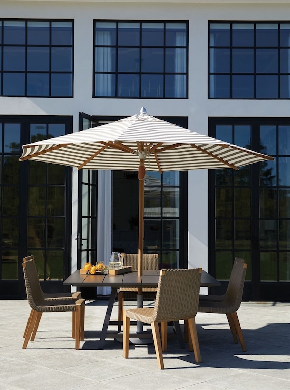Janus et Cie Sonnenschirme - diese Sonnenschirme von Janus et Cie sind erhältlich bei Decoris Interior Design in Zürich mit Showroom am Bleicherweg - Innenarchitektur Zürich und Inneneinrichtung Zürich – Ihre Experten für Innenarchitektur, Planung, Bauleitung, Ausführung, Gestaltung
