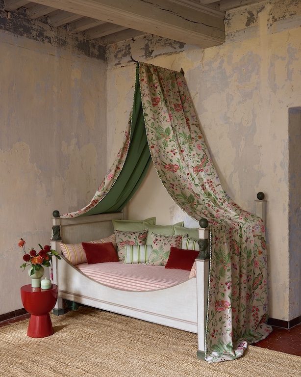Manuel Canovas Stoffe – Diese Stoffe von Manuel Canovas Venezia sind erhältlich bei Decoris Interior Design in Zürich mit Showroom am Bleicherweg - Innenarchitektur Zürich und Inneneinrichtung Zürich – Ihre Experten für Innenarchitektur, Planung, Bauleitung, Ausführung, Gestaltung