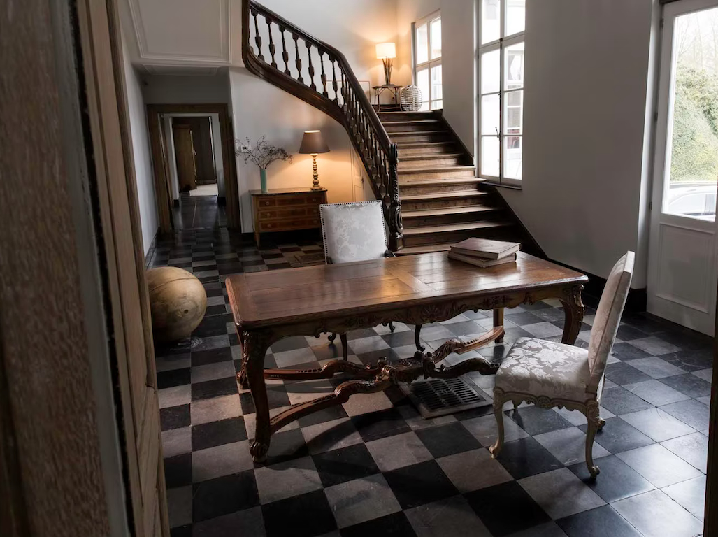 Massant Möbel – Diese Möbel von Massant sind erhältlich bei Decoris Interior Design in Zürich mit Showroom am Bleicherweg - Innenarchitektur Zürich und Inneneinrichtung Zürich – Ihre Experten für Innenarchitektur, Planung, Bauleitung, Ausführung, Gestaltung