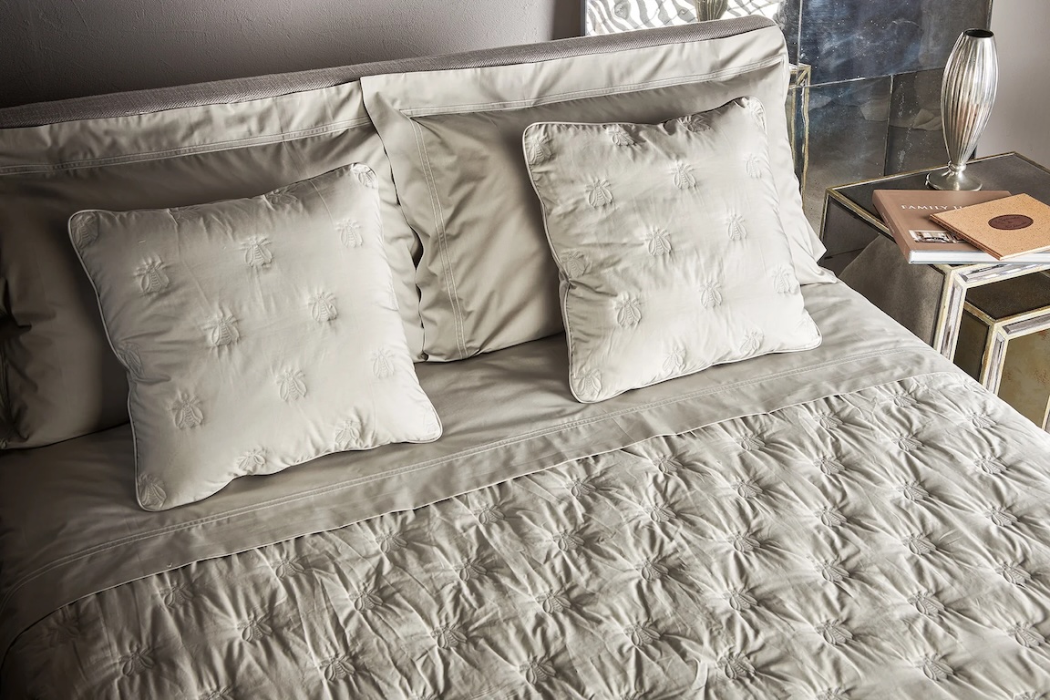 Mastro Raphael – Bettwäsche und Bettdecken – Quilts - diese Bettwäsche sowie Bettdecken und Quilts von Mastro Raphael sind erhältlich bei Decoris Interior Design Zürich - Innenarchitektur Zürich - Inneneinrichtung Zürich - Zürichberg – Ihre Experten für Innenarchitektur, Planung, Bauleitung, Ausführung, Gestaltung