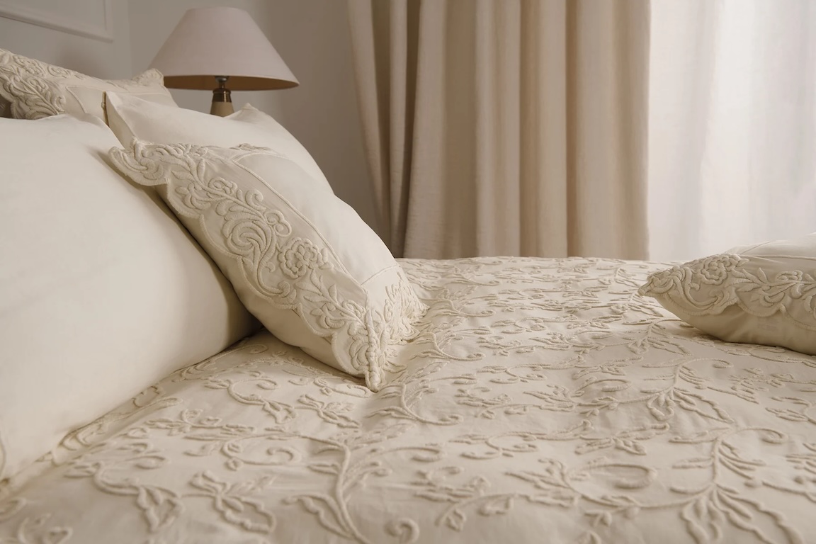 Mastro Raphael – Bettwäsche und Bettdecken – Quilts - diese Bettwäsche sowie Bettdecken und Quilts von Mastro Raphael sind erhältlich bei Decoris Interior Design Zürich - Innenarchitektur Zürich - Inneneinrichtung Zürich - Zürichberg – Ihre Experten für Innenarchitektur, Planung, Bauleitung, Ausführung, Gestaltung