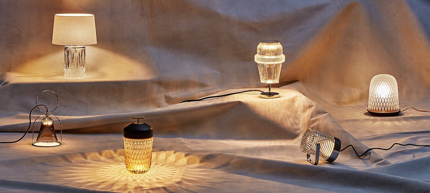Saint-Louis Cristallerie, Kristallfabrik – Beleuchtung und Lampen – Diese Beleuchtung und Lampen von Saint-Louis Cristallerie, Kristallfabrik sind erhältlich bei Decoris Interior Design in Zürich mit Showroom am Bleicherweg – Innenarchitektur Zürich und Inneneinrichtung Zürich – Ihre Experten für Innenarchitektur, Planung, Bauleitung, Ausführung, Gestaltung