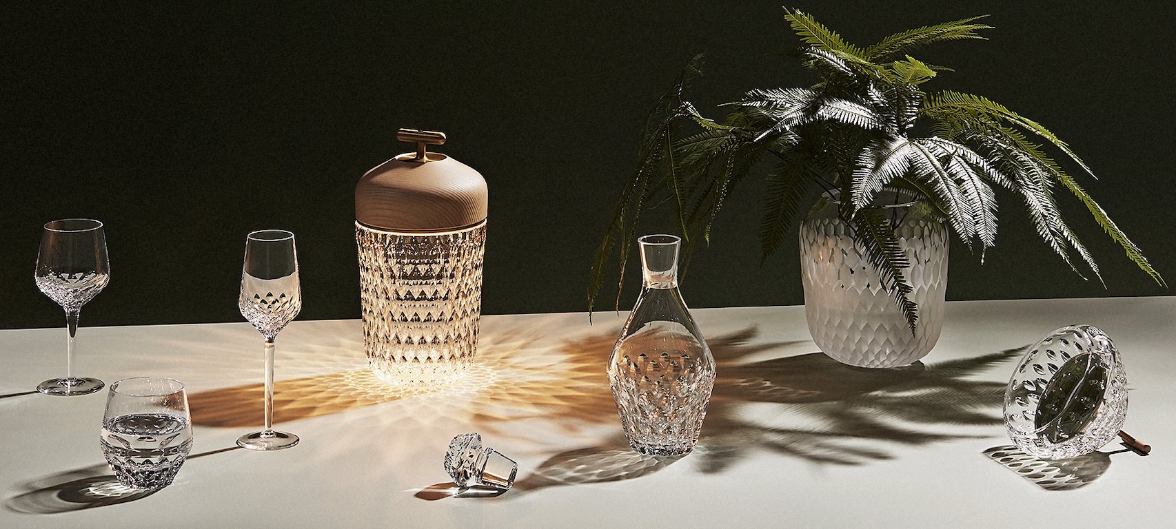 Saint-Louis Cristallerie, Kristallfabrik – Gläser und Karaffen – Diese Gläser und Karaffen von Saint-Louis Cristallerie, Kristallfabrik sind erhältlich bei Decoris Interior Design in Zürich mit Showroom am Bleicherweg – Innenarchitektur Zürich und Inneneinrichtung Zürich – Ihre Experten für Innenarchitektur, Planung, Bauleitung, Ausführung, Gestaltung
