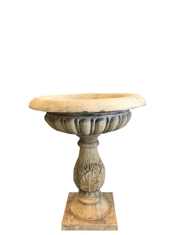 Steinbrunnen und Gartendekor – diese Stein-Brunnen und Gartendekore sind erhältlich bei Decoris Interior Design in Zürich mit Showroom am Bleicherweg - Innenarchitektur Zürich und Inneneinrichtung Zürich – Ihre Experten für Innenarchitektur, Planung, Bauleitung, Ausführung, Gestaltung