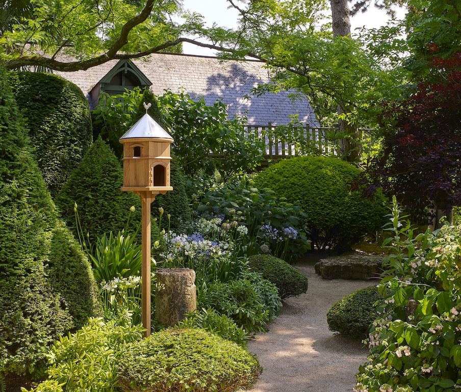 Tectona - Gartendekor – diese Gartendekore von Tectona sind erhältlich bei Decoris Interior Design in Zürich mit Showroom am Bleicherweg - Innenarchitektur Zürich und Inneneinrichtung Zürich – Ihre Experten für Innenarchitektur, Planung, Bauleitung, Ausführung, Gestaltung